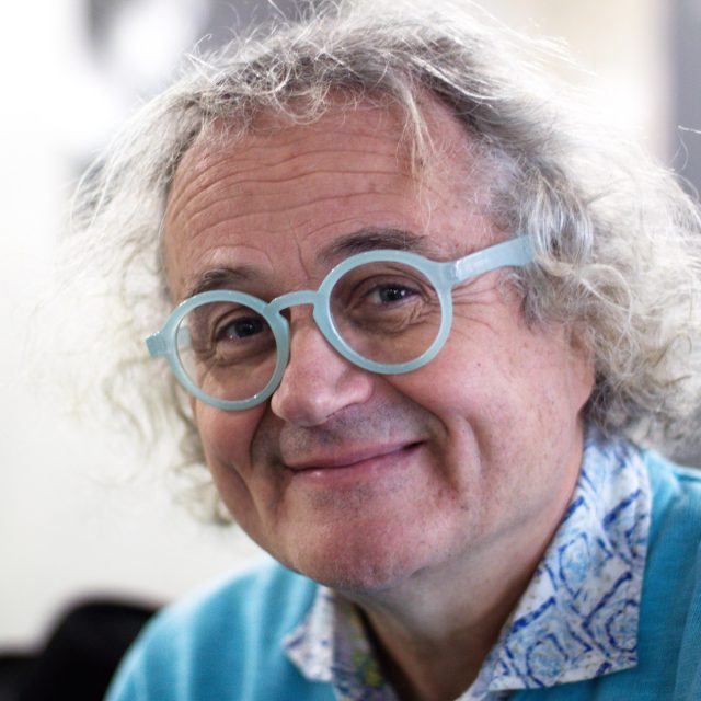 Audioopery mají blízko k poetice Ypsilonky. „Tam se kromě divadla i muzicíruje. Honza Šmíd vybírá lidi s určitým přesahem,  kromě herců jsou to i autoři,  hudebníci. Každý musí hrát na nějaký hudební nástroj, “ připomíná Jan Jiráň | foto: Adam Kebrt,  Český rozhlas