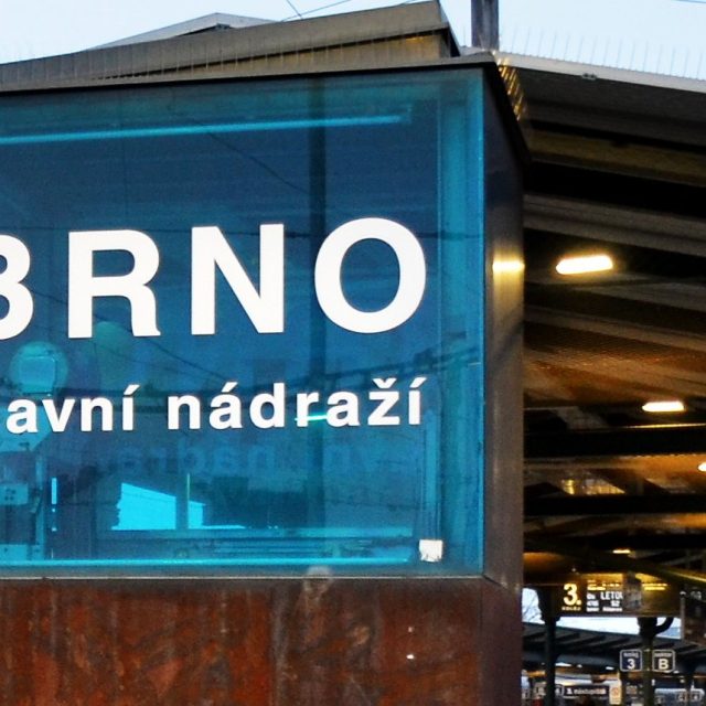 „Nádraží dnes stojí na nejlepším možném přestupním uzlu,  což u řeky nelze vybudovat, “ říká Matěj Hollan | foto: Fotobanka Profimedia