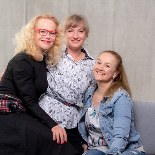 Polední sirény Jitka Asterová,  Linda Finková a Sandra Pogodová | foto: Khalil Baalbaki,  Český rozhlas,  Český rozhlas