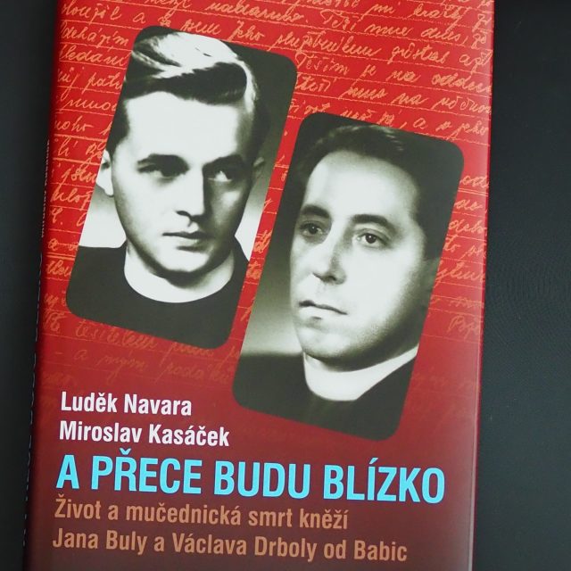 Kniha Luďka Navary a Miroslava Kasáčka o obětem babických procesů | foto: Nakladatelství Host