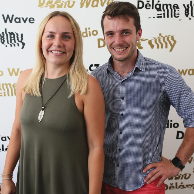 Lucie Halaničová,  účastnice LowCost Race,  a Miky Škoda,  její zakladatel | foto: Barbora Linková