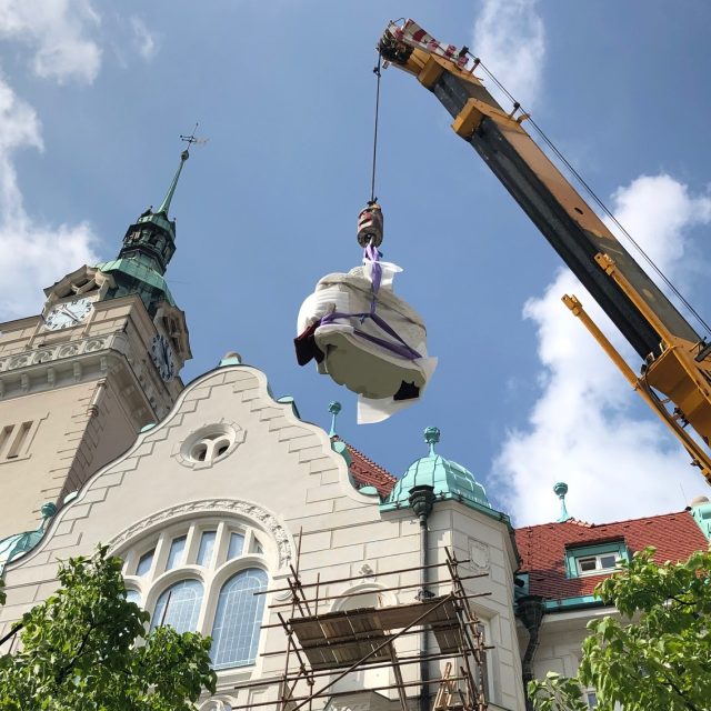Návrat sochy rytíře Rolanda na šumperskou radnici | foto: Jana Beránková,  Český rozhlas