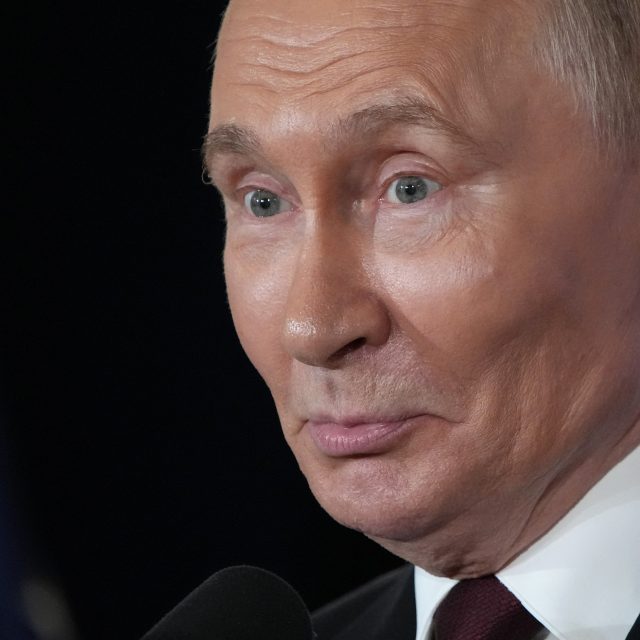 Ruský prezident Vladimir Putin během jednání na Aljašce | foto: Andrew Harnik,  GETTY IMAGES NORTH AMERICA / Getty Images via AFP / Profimedia