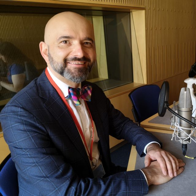 Ondřej Tikovský,  ředitel Parlamentní knihovny v Praze. Jako historik,  který badatelsky pracuje,  se věnuje osudům lidí v pobělohorské době na východu Čech | foto: Eva Hůlková,  Český rozhlas