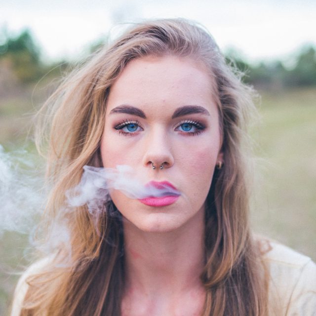 Kouření je tak u nás stále nejrozšířenější závislostí. Jak s ní ale přestat?  (ilustrační foto) | foto: Seth Doyle,  Fotobanka Unsplash,  Licence Unsplash