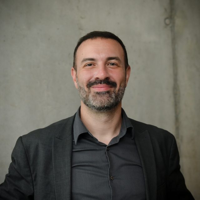 Michal Smetana,  ředitel výzkumného centra Peace Research Center Prague a analytik Institutu mezinárodních studií Univerzity Karlovy | foto: Kateřina Cibulka,  Český rozhlas Plus