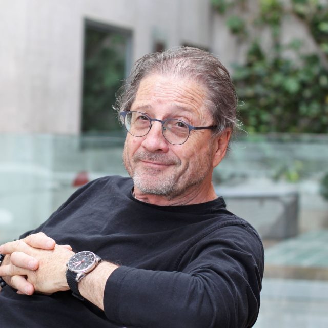 „Každý film,  ale hlavně z oceánu,  by měl mít příběh. A to je právě to těžké. To je vlastně to nejtěžší. Vyrobit zajímavý příběh tak,  aby byl atraktivní,  aby chytil diváka a eventuálně mu podsunul nějakou nějakou radu,  moudro, “ říká filmař Steve Lichtag | foto: Elena Horálková,  Český rozhlas