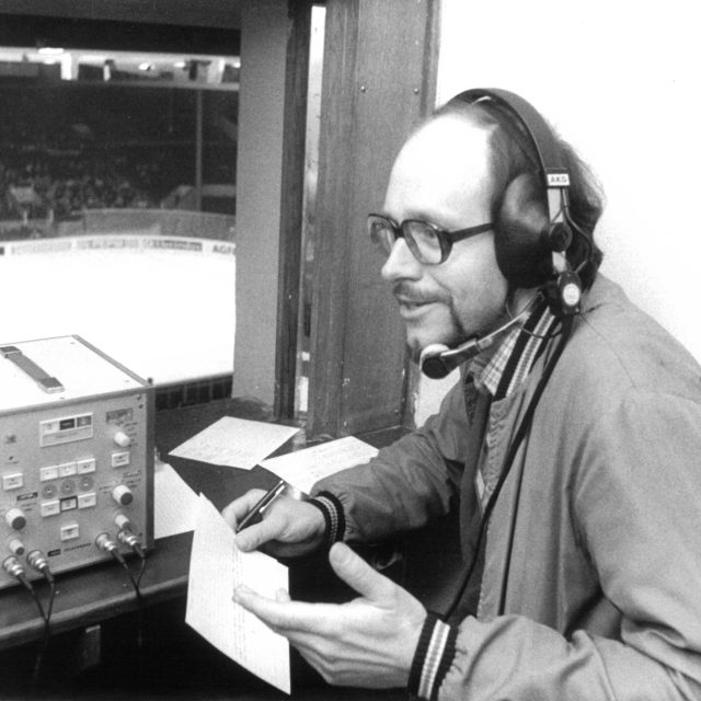 Mistrovství světa v hokeji v Praze,  na snímku reportér Aleš Procházka,  18. dubna 1985 | foto: Mirek Chnurik,  Archiv Českého rozhlasu
