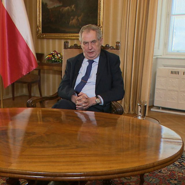 „Projev nebyl určen českému národu jako celku,  ale těm,  kteří jsou naladěni na stejné vlně jako prezident, “ říká politolog Jan Květina | foto: ČTK