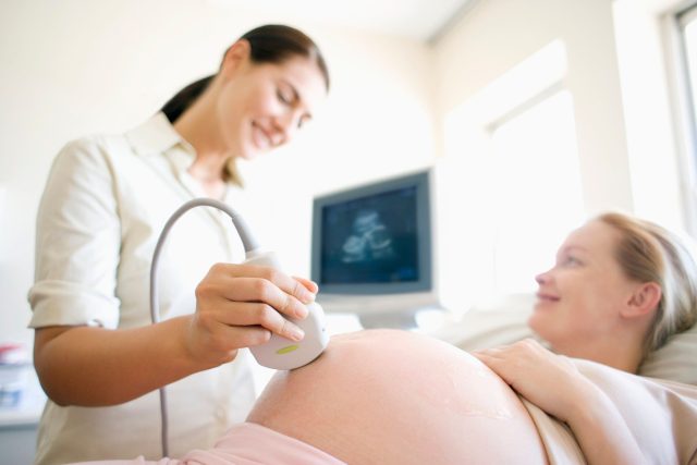 Těhotenství,  vyšetření ultrazvukem | foto: Fotobanka Profimedia