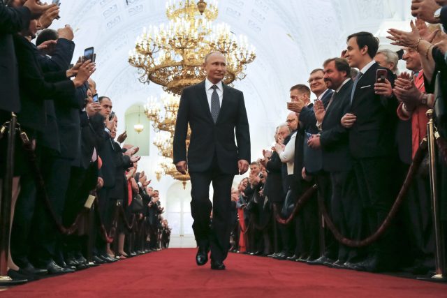 Ruský prezident Vladimir Putin během inaugurace | foto: Alexander Zemlianichenko,  ČTK/AP