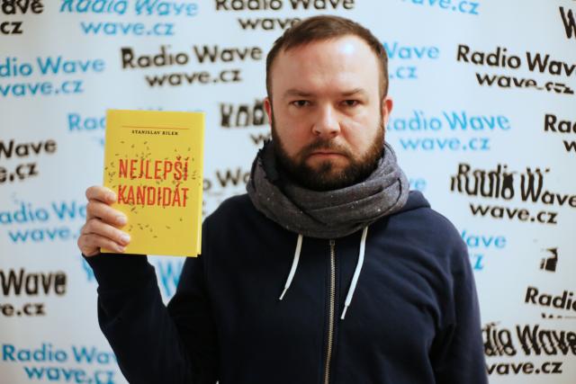 Stanislav Biler s novou knihou Nejlepší kandidát | foto: Barbora Linková