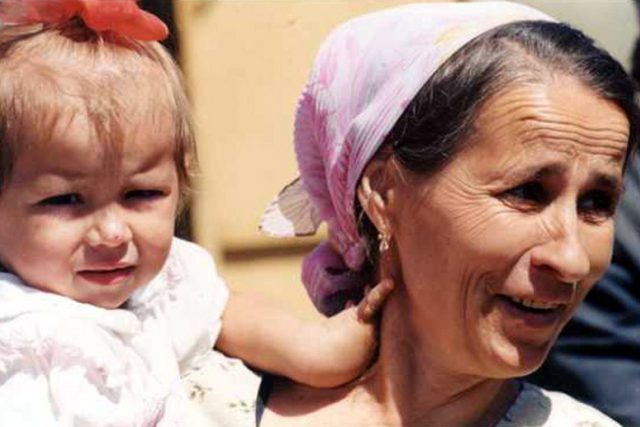 Úcta k ženě se v Čečensku velmi silně projevuje především coby k matce dětí | foto: Gazelle  Gaignaire