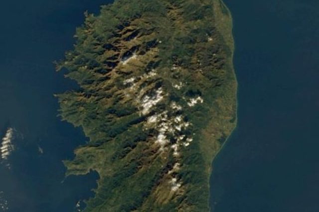 Korsika na satelitním snímku | foto:  NASA,  licence Public Domain,  volné dílo