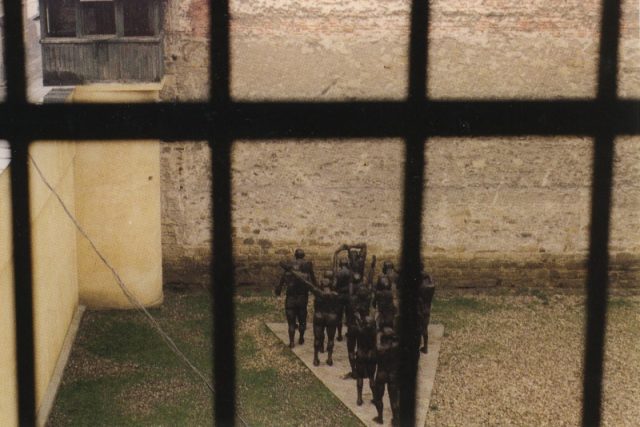 Pohled z cely bývalé věznice,  v níž byli v 50. letech koncentrováni političtí vězni | foto: Petr Slinták