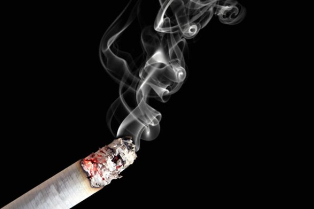 Zapálená cigareta | foto: Fotobanka stock.xchng