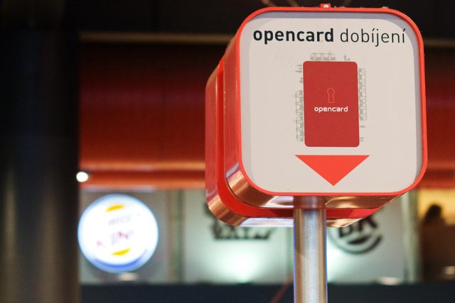 Dřívější ukazatel na dobíjení Opencard.  | foto: Tomáš Adamec