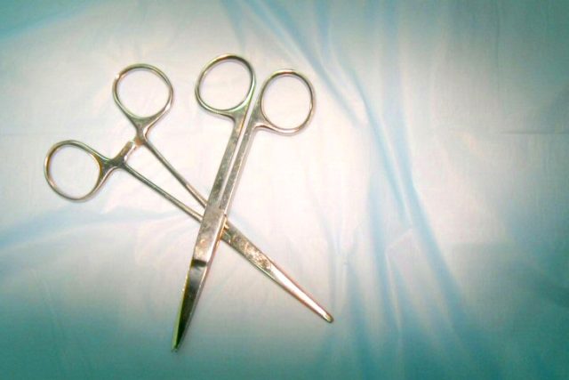Chirurgické nástroje | foto:  Stock.xchng