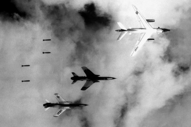 Bombardování severního Vietnamu | foto: Department of Defense