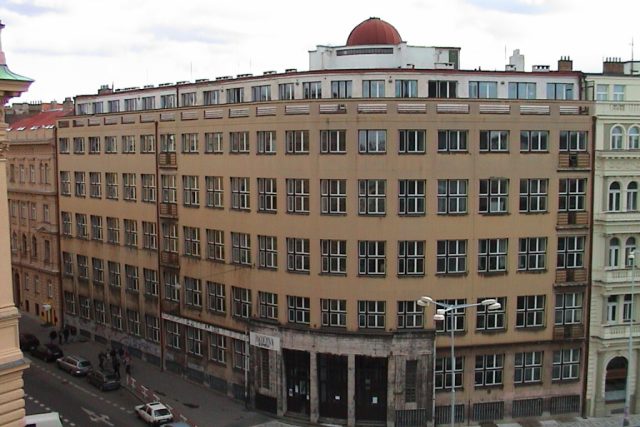 Budova Arcibiskupského gymnázia v Praze | foto:  Arcibiskupské gymnázium v Praze