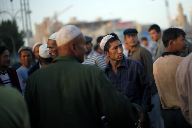 Ujgurové v čínském městě Kašgar  (archivní foto) | foto: Reuters