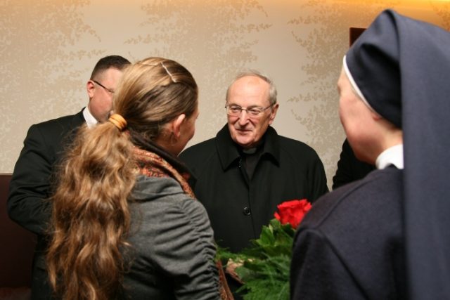 Přivítání kardinála Meisnera v Praze | foto: Monika Vývodová