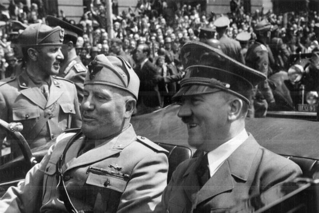 Benito Mussolini a Adolf Hitler v Mnichově,  červen 1940 | foto:  National Archives and Records Administration