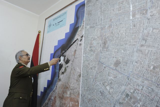 Libyjský generál Chalífa Haftar | foto: Mohammed el-Shaiky,  ČTK/AP