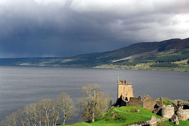 Jezero Loch Ness ve Skotsku | foto: GNU General Public License,  verze 1.2,   Asbestos