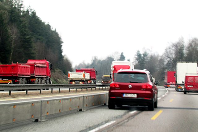 Zúžený úsek na dálnici D1 z pohledu řidiče osobního auta | foto: Olga Štrejbarová