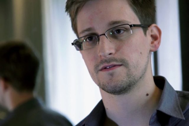 Ocenění redaktorů Guardianu a Washington Postu pochválil ze svého ruského exilu sám Edward Snowden | foto: ČTK