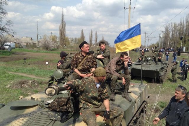 Ukrajinští vojáci nedaleko Kramatorsku na východě země | foto: Martin Dorazín,  Český rozhlas