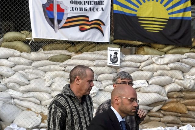 Proruští separatisté pustili na svobodu švédského člena mise OBSE zadržovaného s dalšími členy mise ve Slavjansku | foto: Reuters