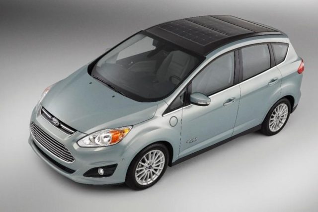 Konceptní hybridní prototyp firmy Ford - Ford C-Max Solar Energi | foto:  Ford