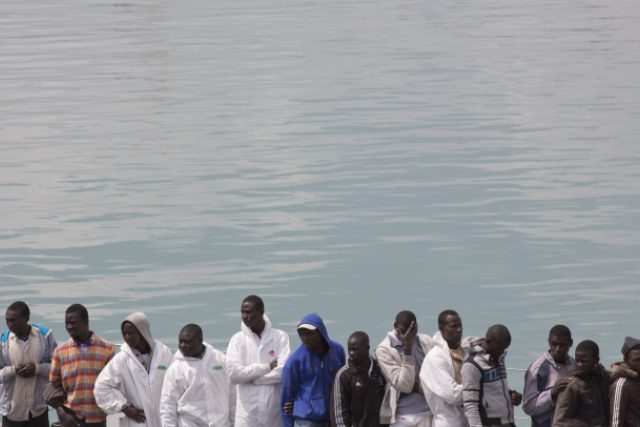 Uprchlická krize ve Středomoří | foto: Alessandra Tarantino,  ČTK
