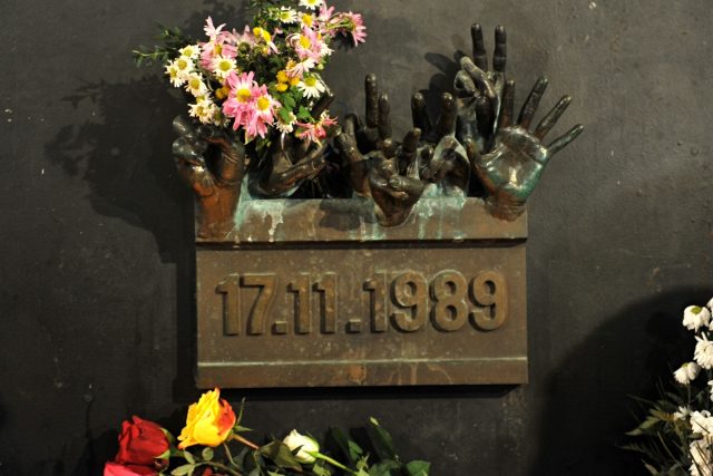 Památník k 17. listopadu 1989 na Národní třídě | foto: Filip Jandourek,  Český rozhlas