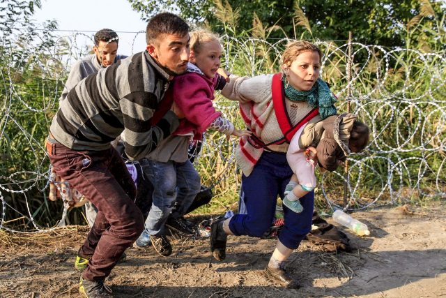 uprchlíci,  migranti,  maďarská hranice,  imigranti,  běženci | foto: licence Public Domain  (eng),   Freedom House