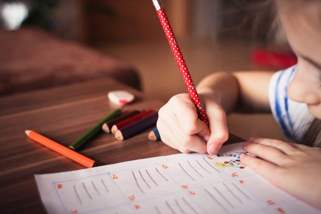 Dítě,  škola,  psaní | foto: Fotobanka Pixabay