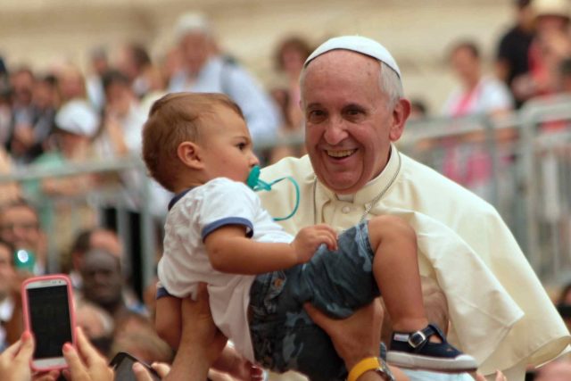papež František a děti | foto: CC0 Public domain