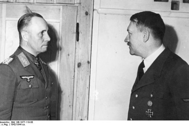 Erwin Rommel a Adolf Hitler | foto:  CC BY-SA 3.0,   BArchBot