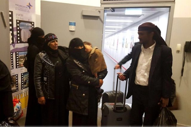 Skupina židovských imigrantů z Jemenu na izraelském letišti | foto: The Jewish Agency for Israel,  Arielle Di-Porto