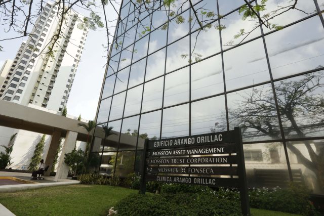 Brity zajímá skandál odcizených jedenácti milionů dokumentů panamské právnické firmy. Na snímku sídlo firmy v Panama City | foto: Arnulfo Franco