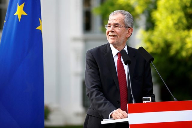Rakouský prezident Alexander Van der Bellen | foto: Reuters