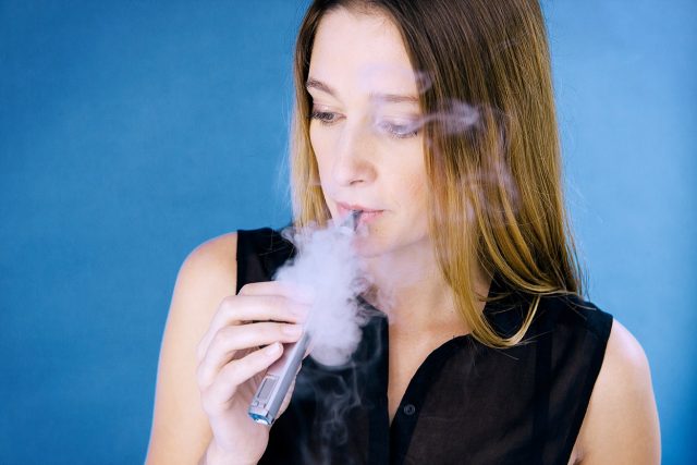 Jsou podle vás e-cigarety „zdravější“ než jiné tabákové výrobky? | foto: Fotobanka Profimedia