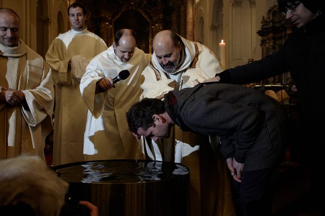 Křest v kostele Nejsvětějšího Salvátora v Praze | foto: Akademická farnost Praha Salvátor