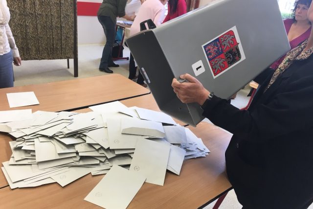 Sčítání hlasů ve volbách | foto: Martin Pokorný