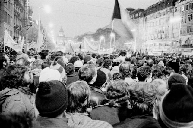 17. listopad 1989 na Václavském náměstí | foto: Wikimedia Commons CC-BY-3.0,   Gampe