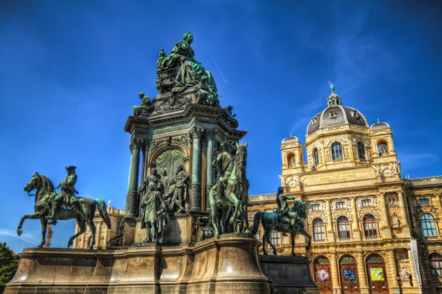 Monumentální pomník císařovny Marie Terezie ve Vídni | foto:  CC BY-NC-ND 2.0,  Miroslav Petrasko
