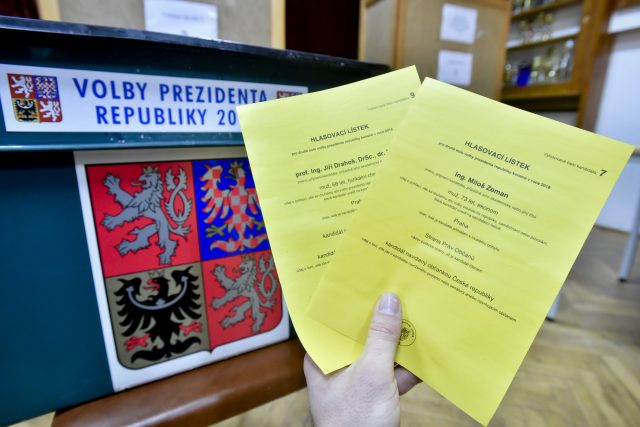 Volba prezidenta České republiky | foto: Vít Šimánek,  ČTK
