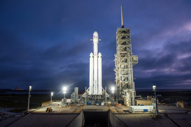 Raketa Falcon Heavy společnosti Space X by měla doletět na oběžnou dráhu Marsu. | foto:  SpaceX